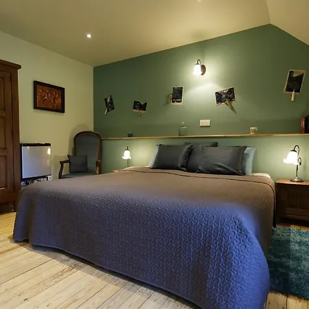L'essecalpade Bed & Breakfast Falmagne